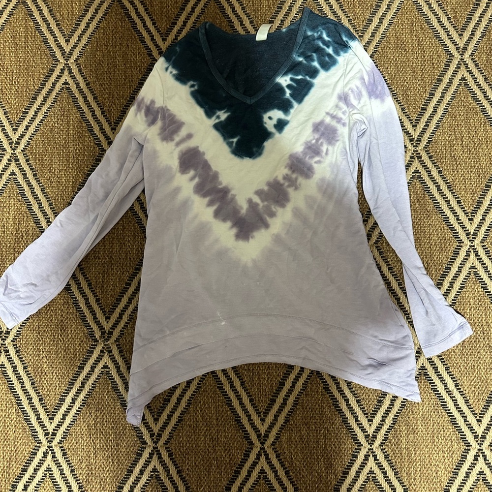 Navy, Light Purple, and White Tie-Dyed Chevron GreenTea Long Sleeve Top